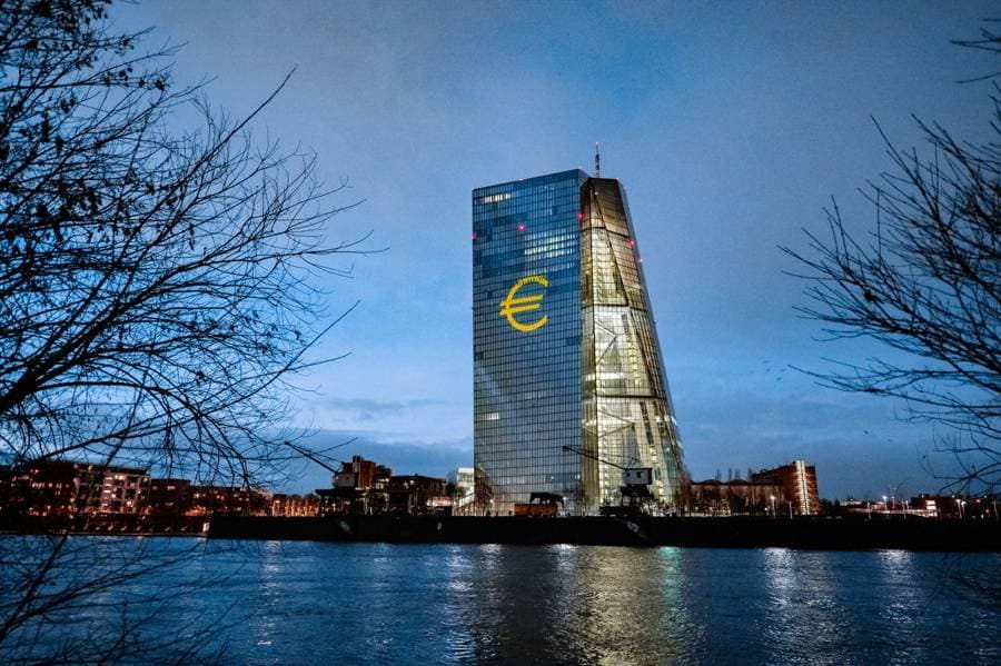 پیش‌بینی ECB از رشد مقاوم یورو!