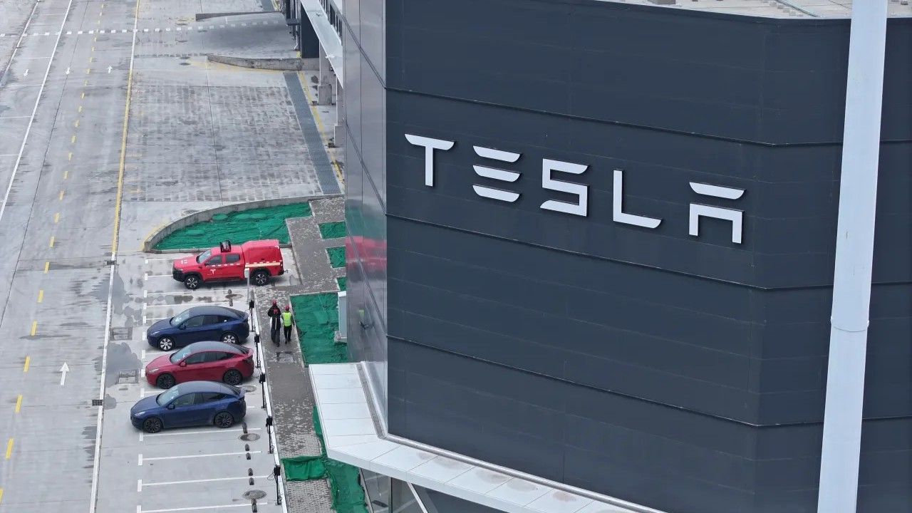 آینده تسلا: استراتژی ایلان ماسک سهام TSLA را نجات می‌دهد؟